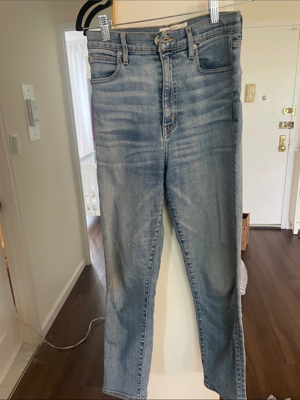 SLVRLAKE Women's Slim Straight Jeans - Light Blue Wash